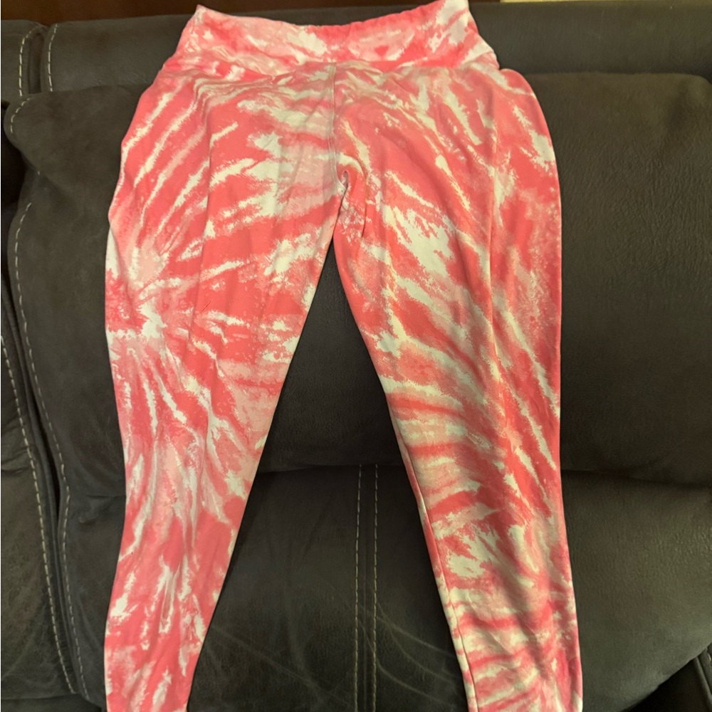 LuLaRoe Pink and White Swirl Leggings